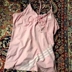 Adidas workout top with built in bra size xl